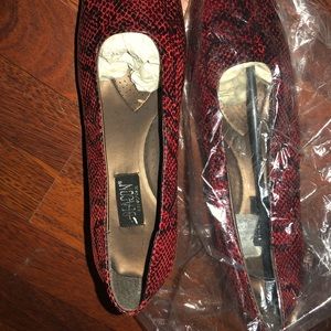 Snake effect shoe purse combo, wine/black blend.  Shoes are new